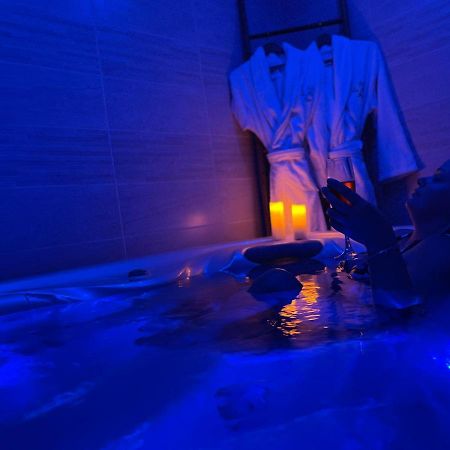 Sejour Romantique Jacuzzi Interieur Prive Le Vigan  Exterior photo