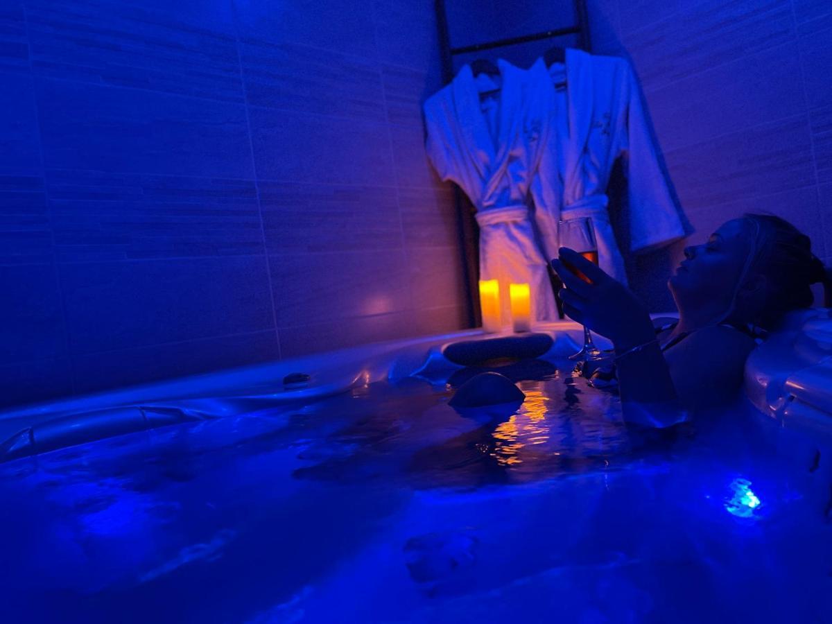 Sejour Romantique Jacuzzi Interieur Prive Le Vigan  Exterior photo